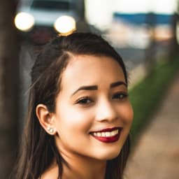 Femme souriante